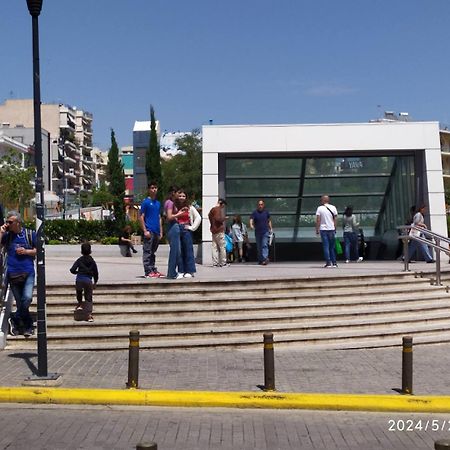 On The Metro Station Of Korydallos Pireusz Kültér fotó