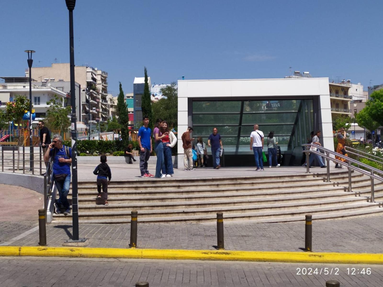 On The Metro Station Of Korydallos Pireusz Kültér fotó